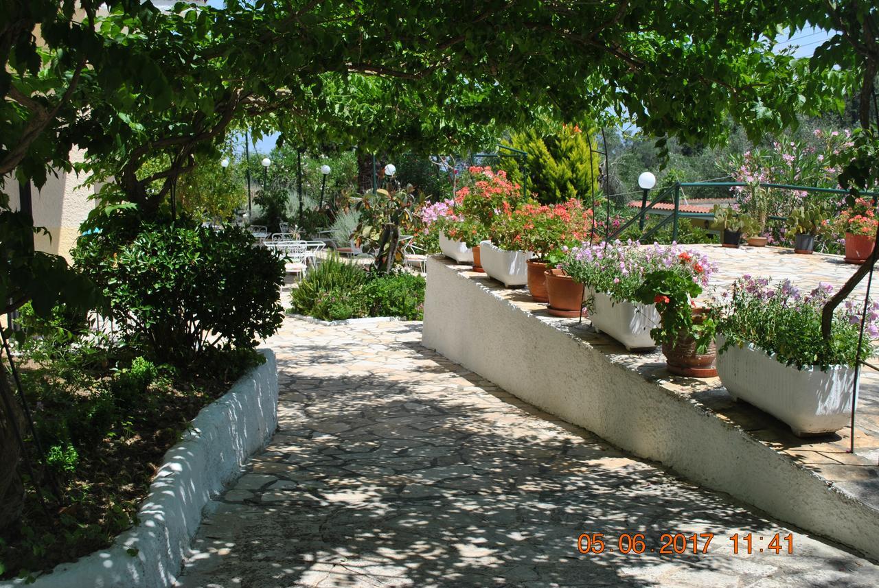 Hotel Helios Splendid Mpoukaris Esterno foto